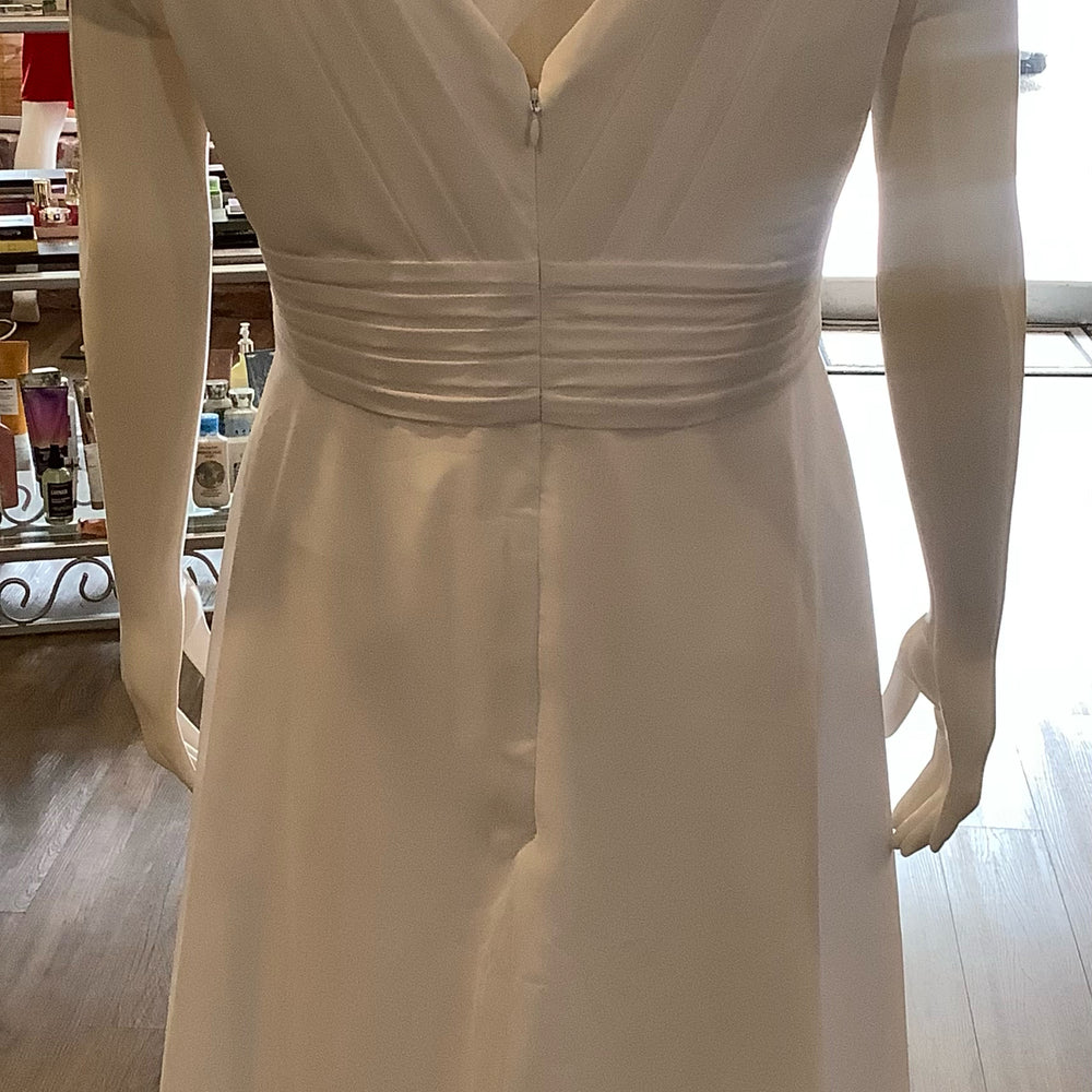 
                      
                        Size 14 AW Bridal Dress
                      
                    