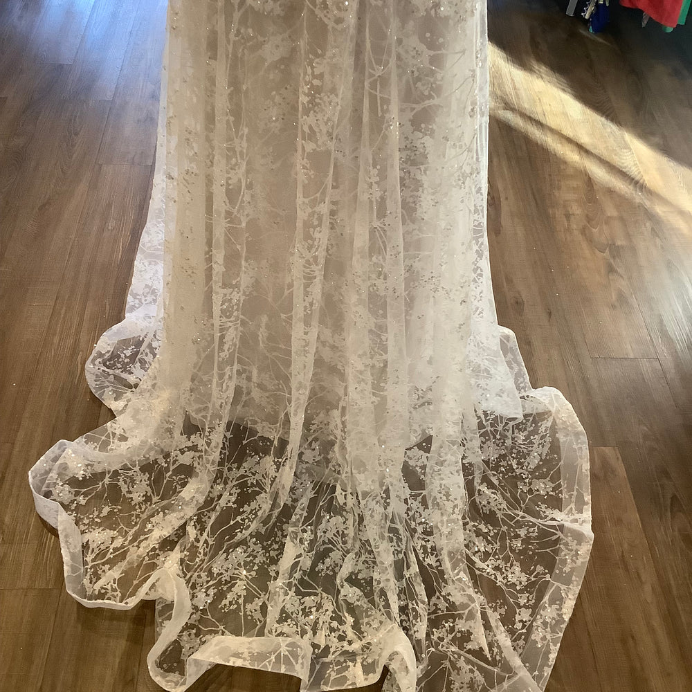 
                      
                        Size 18 Cinderella Divine Wedding Dress
                      
                    