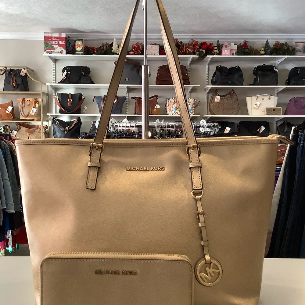 
                      
                        Michael Kors Gold Jet Set Zip Tote
                      
                    