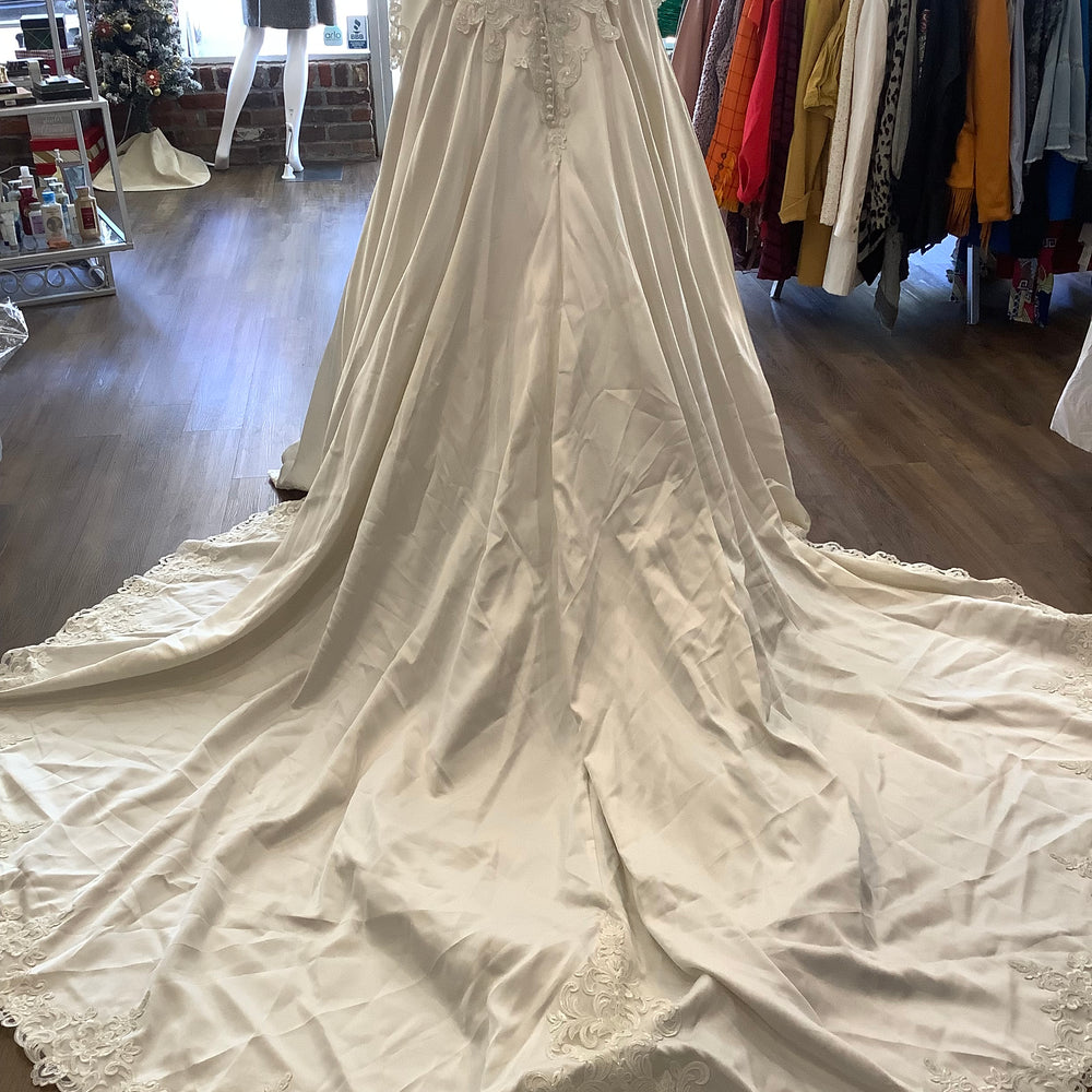 
                      
                        Size 20 Morilee By Madeline Gardner Wedding Dress
                      
                    