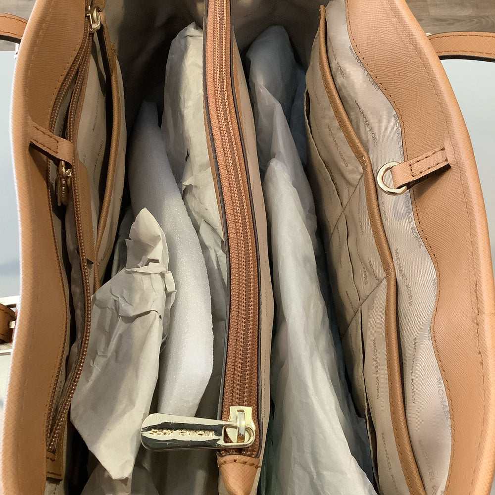 
                      
                        Michael Kors Jet Set Saffiano Leather Tote Bag
                      
                    