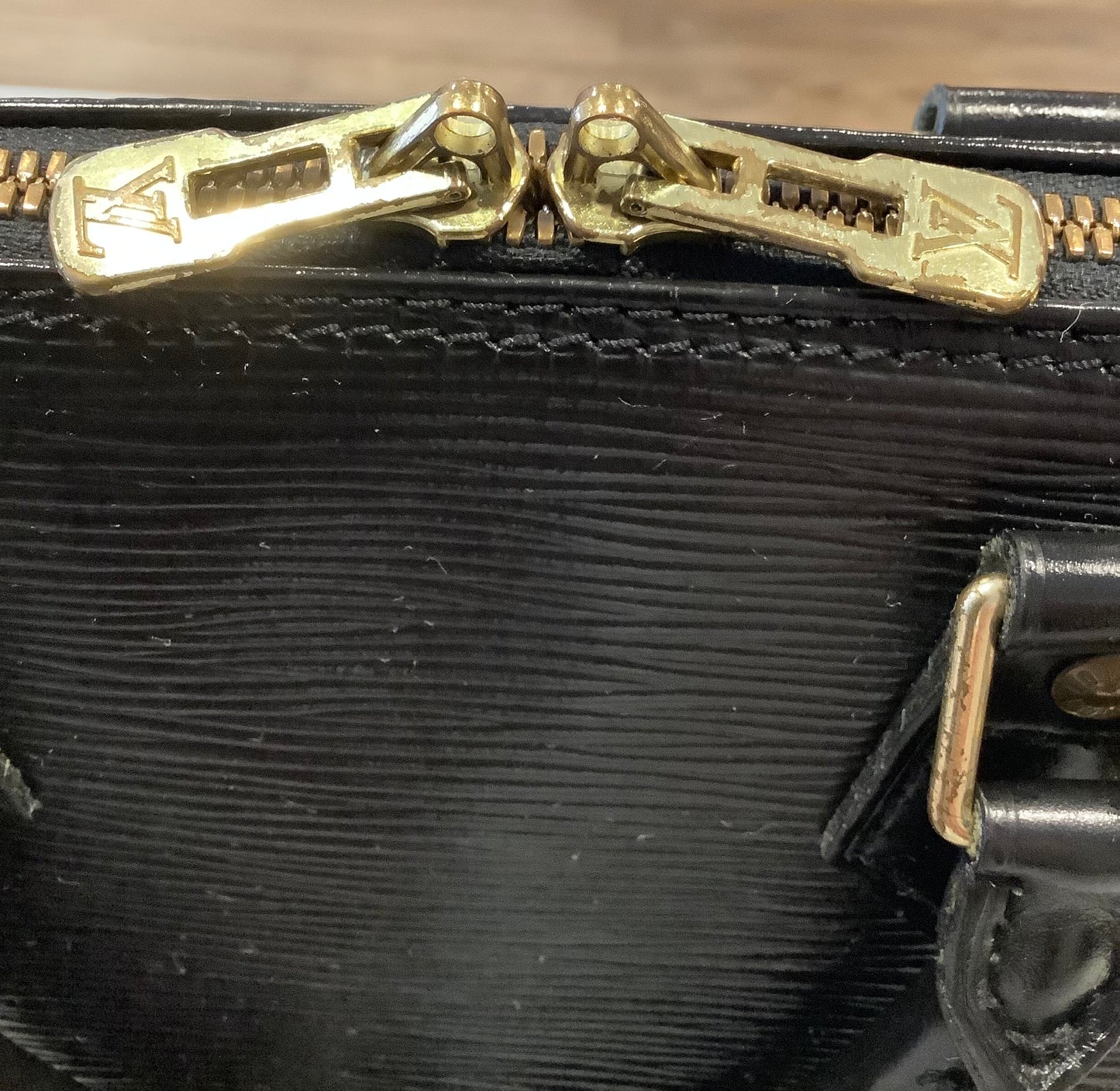 Louis Vuitton Epi Alma PM